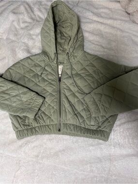 Stoosh Quilted Hooded Cotton Cropped Puffer Jacket in Sage Green